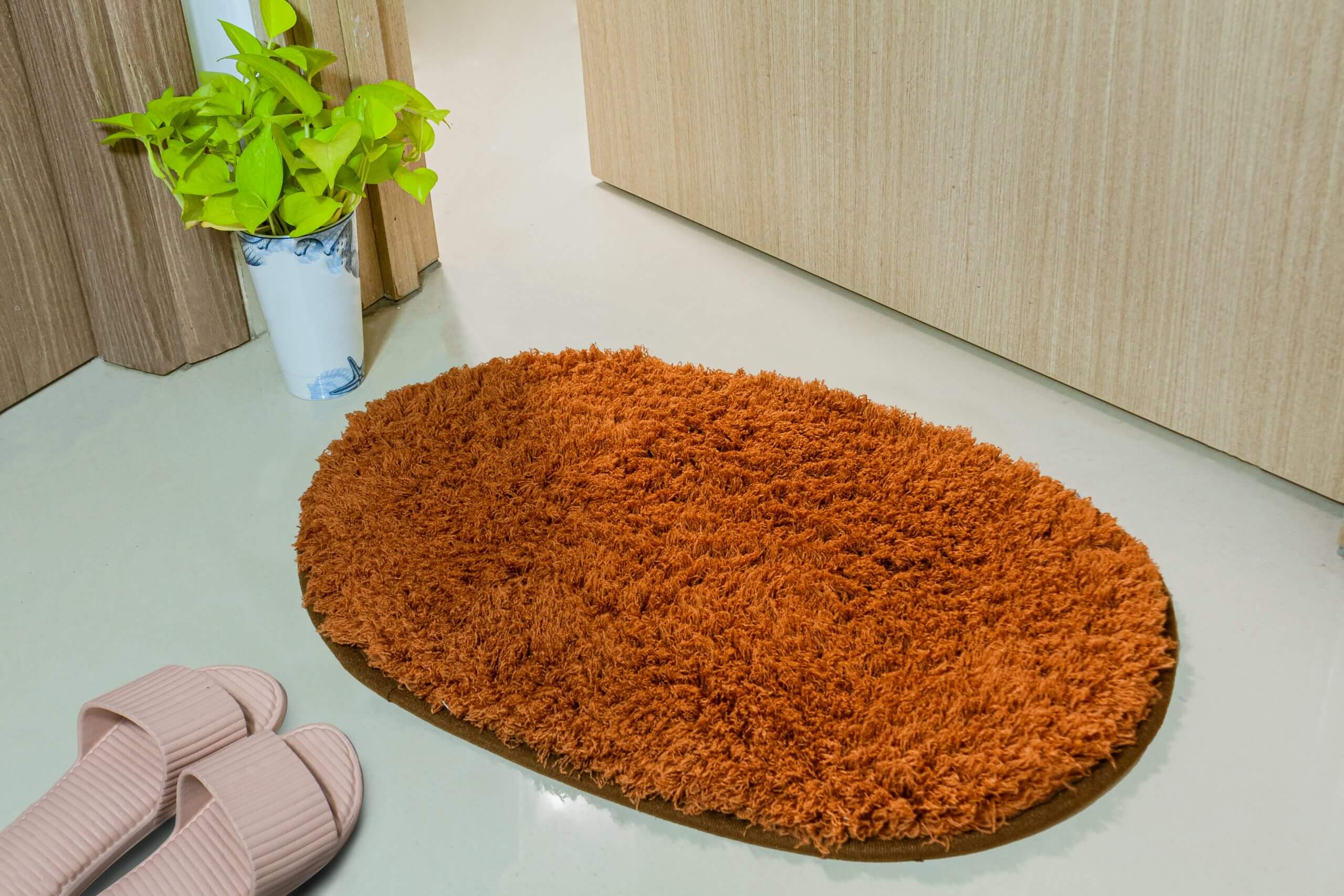 ảnh thông tin sản phẩm Thảm lông hình oval dùng cho phòng tắm, thấm hút cực tốt, chống trơn trượt
